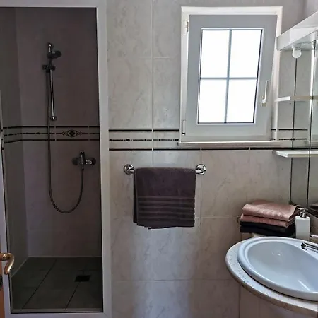 La Casa Amarilla